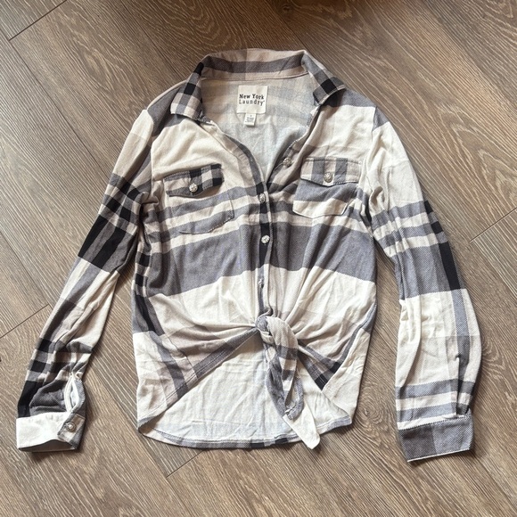 New York Laundry Tops - New York Laundry Gray and Cream Textile